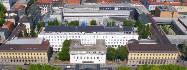 "Luftaufnahme der TUM Stammgelände aus Richtung der Alten Pinakothek"